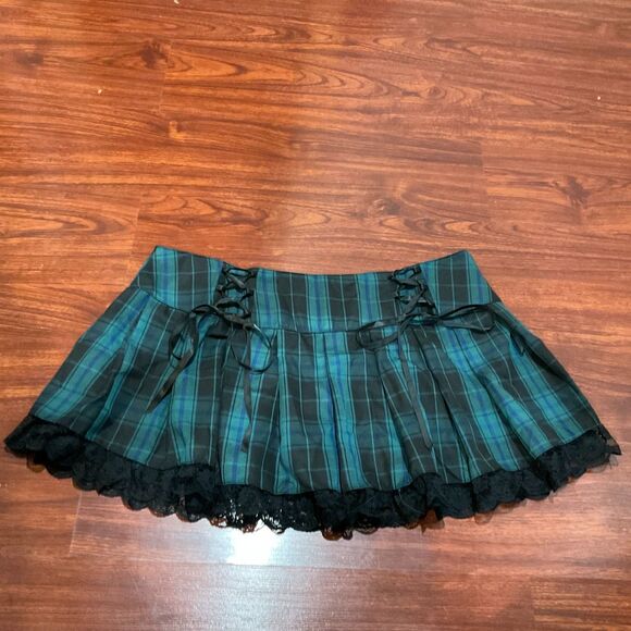 Widow Green Black Plaid Lace Trim Mini Skirt Gothic Grunge Plus 2X NWT - Picture 1 of 8